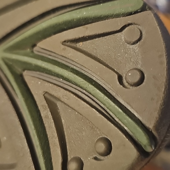 UGG Women's Tan Shearling Boots. Size 8 Super Cozy and Warm. Good Used Condition - Picture 6 of 13